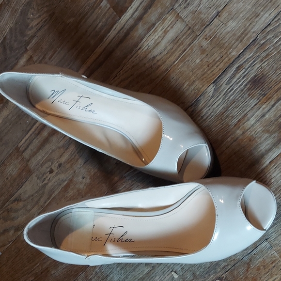 Marc Fisher Tan Peep-Toe Heels - Picture 5 of 8